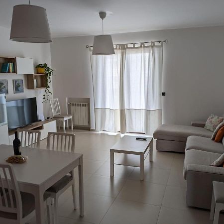 La Casa Dei Due Mari - Large Apartment With Parking 塔兰托 外观 照片