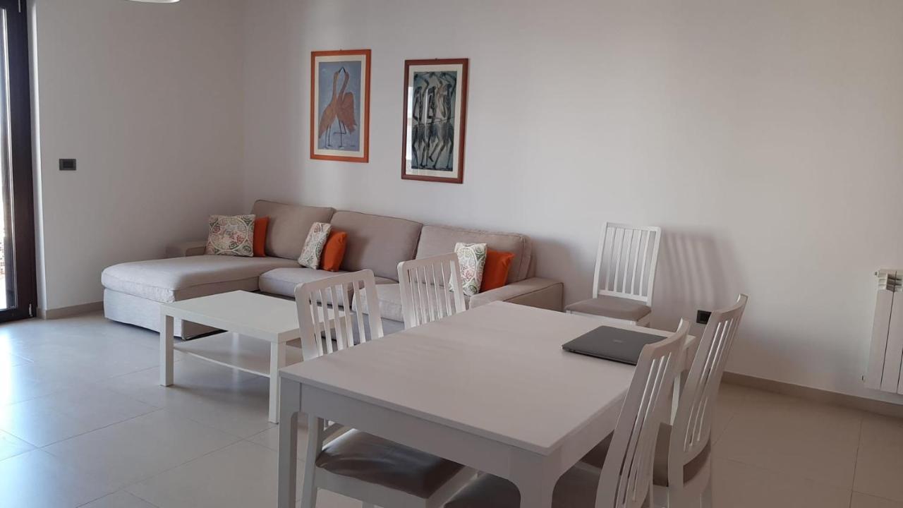 La Casa Dei Due Mari - Large Apartment With Parking 塔兰托 外观 照片