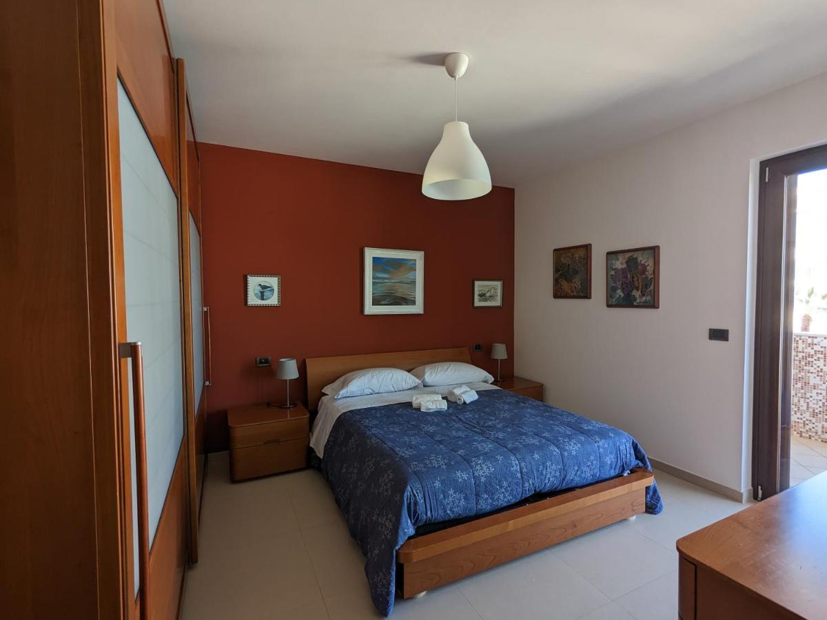 La Casa Dei Due Mari - Large Apartment With Parking 塔兰托 外观 照片