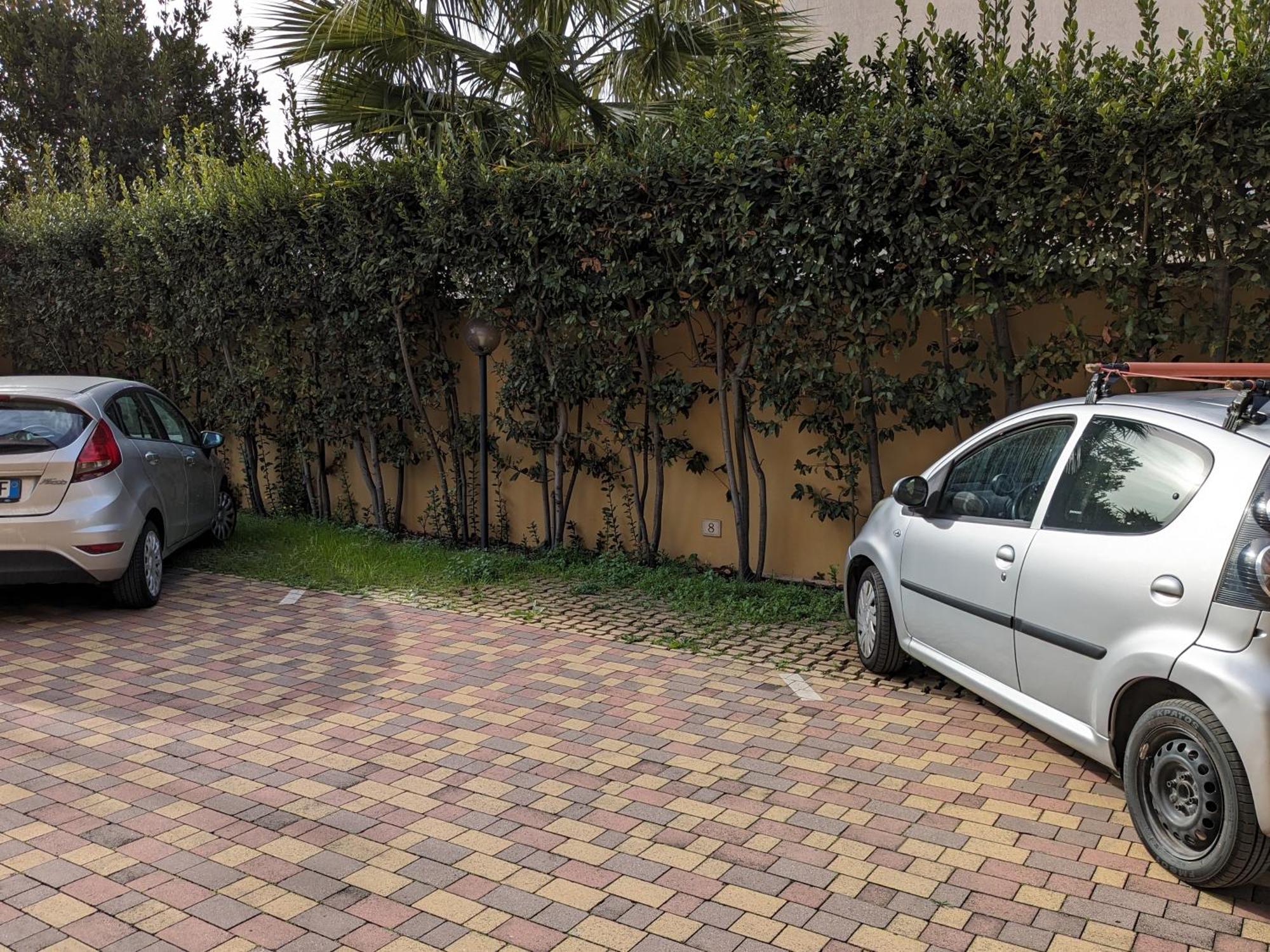 La Casa Dei Due Mari - Large Apartment With Parking 塔兰托 外观 照片